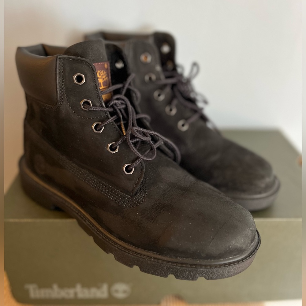 Juniors Timberland Classic 6 inch Waterproof boot, Nubuck Black